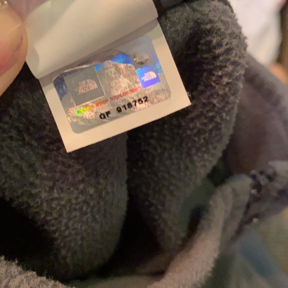 The North Face grey pullover Men’s Medium sweater​ - Picture 9 of 9